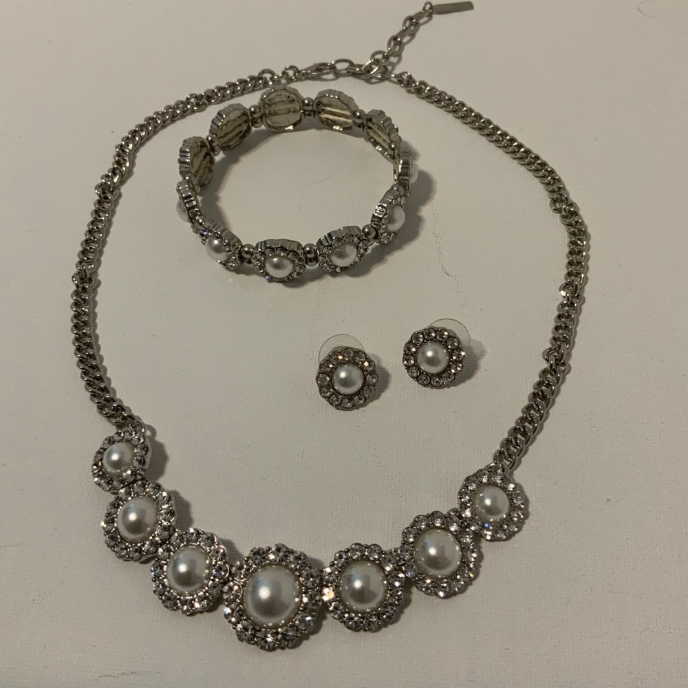 Necklace, Bracelet & Earrings Set - Picture 6 of 6